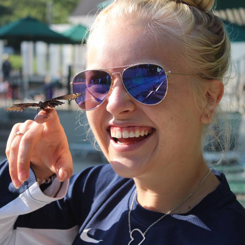 Meet your Posher, Hayley